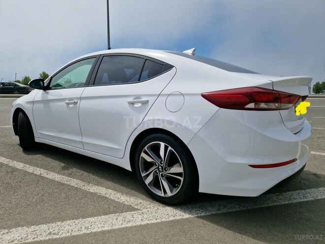 Hyundai Elantra-7