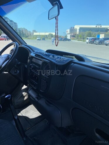 Ford Transit-6