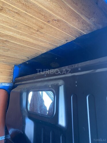 Ford Transit-8