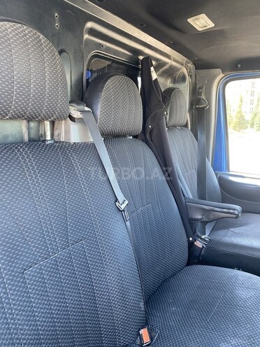 Ford Transit-9
