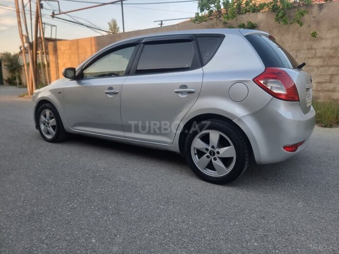 Kia Ceed-10