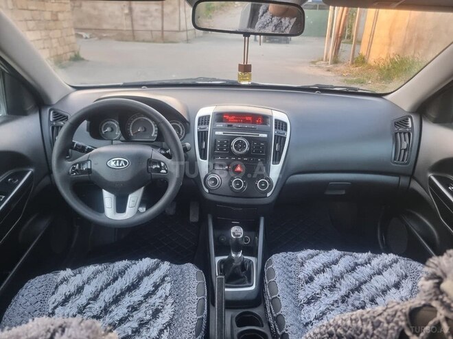 Kia Ceed-12