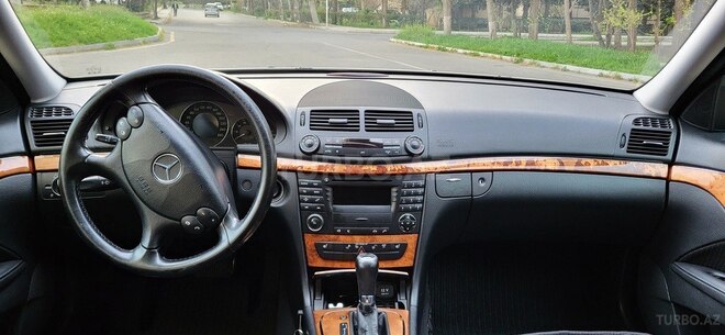 Mercedes E 200-5