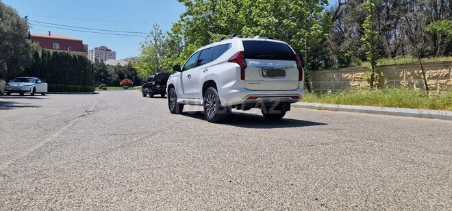 Mitsubishi Pajero Sport-3
