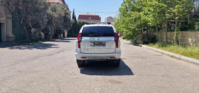 Mitsubishi Pajero Sport-4