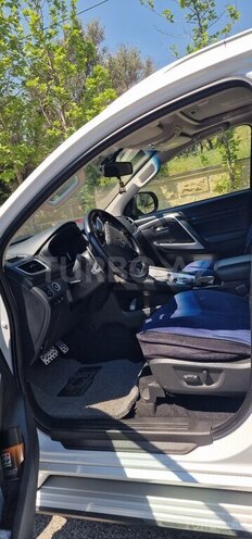 Mitsubishi Pajero Sport-8