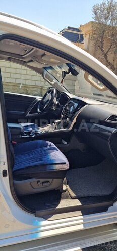 Mitsubishi Pajero Sport-9