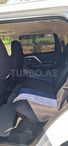 Mitsubishi Pajero Sport-11