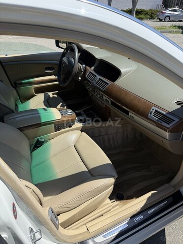 BMW 740-13