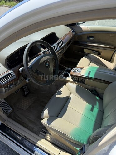 BMW 740-12