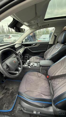 Hongqi HS5-11