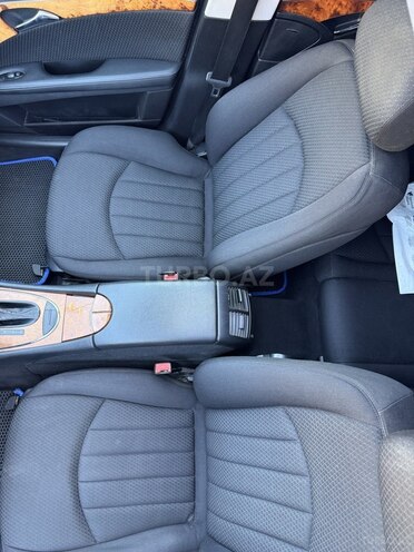 Mercedes E 220-14