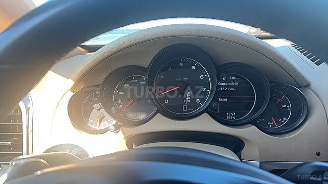 Porsche Cayenne-4