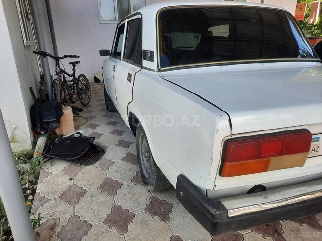 LADA (VAZ) 2107-2