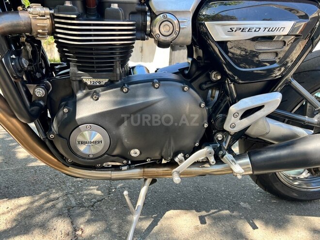 Triumph Speed Twin-6