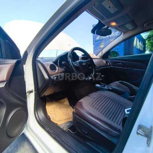 Chevrolet Cruze-16