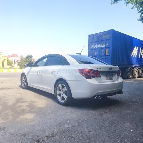 Chevrolet Cruze-12