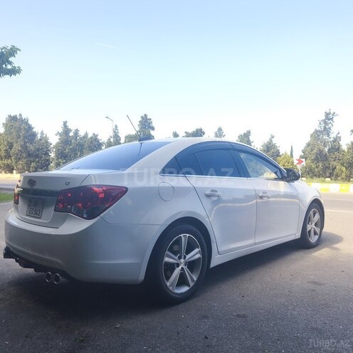 Chevrolet Cruze-13
