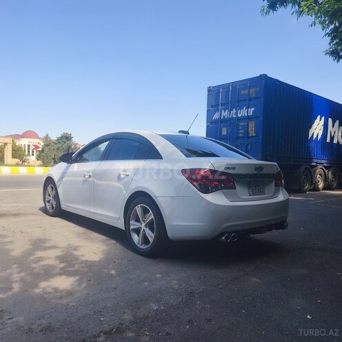 Chevrolet Cruze-10