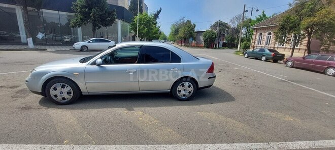 Ford Mondeo-4