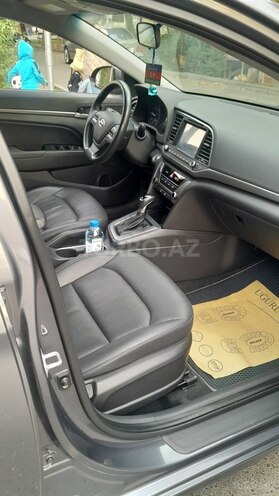 Hyundai Avante-10