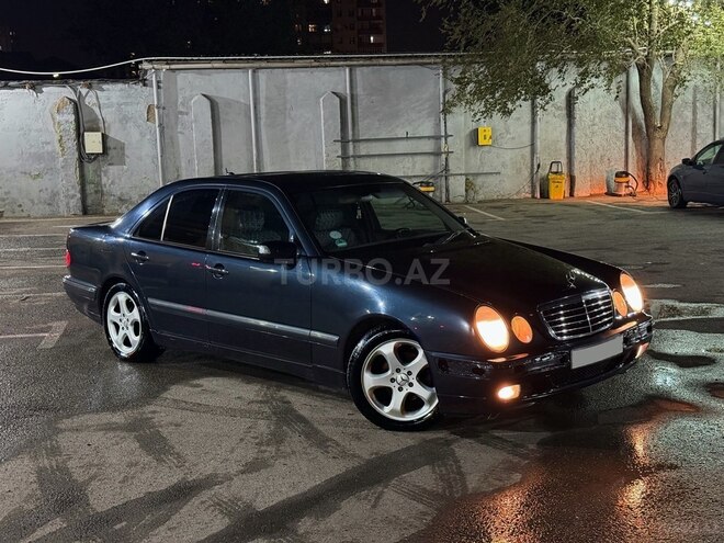 Mercedes E 240-3
