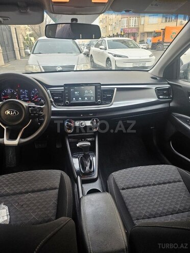 Kia Rio-5