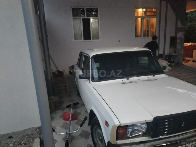LADA (VAZ) 2107-1