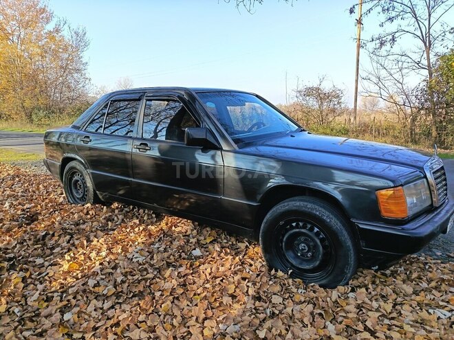 Mercedes 190-4