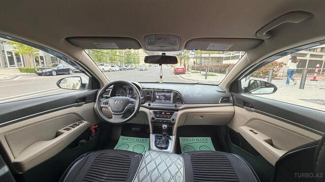 Hyundai Elantra-8