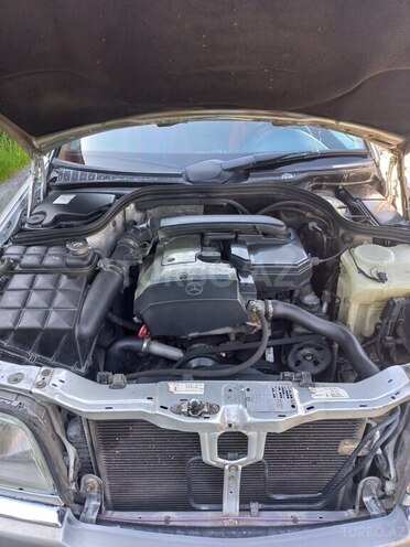 Mercedes C 200-11