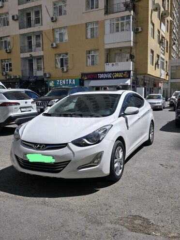 Hyundai Elantra-3