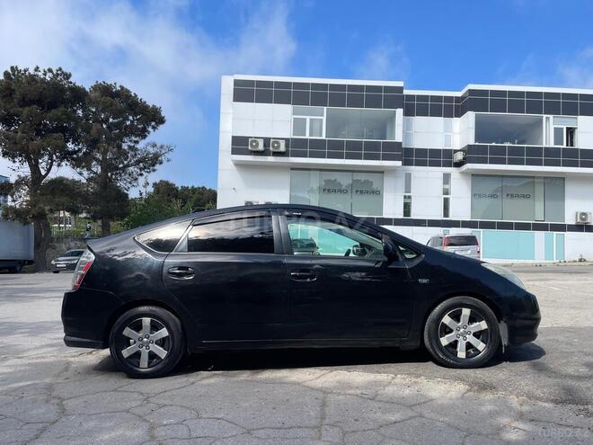 Toyota Prius-4