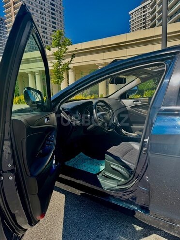 Hyundai Sonata-13