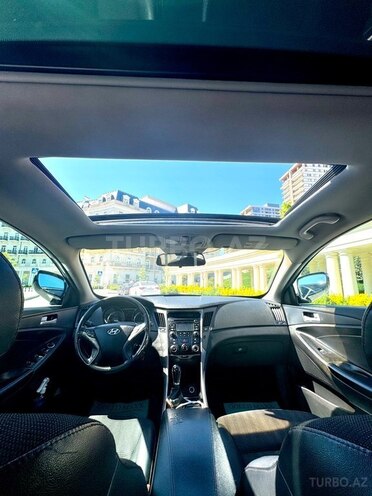 Hyundai Sonata-14