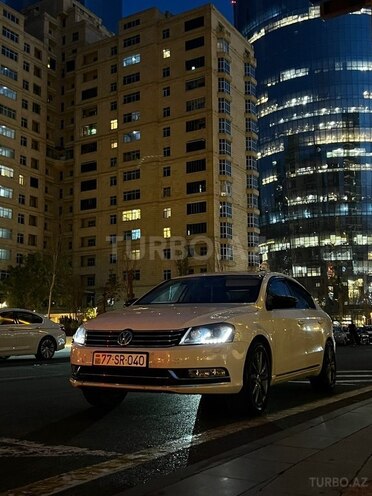 Volkswagen Passat-2