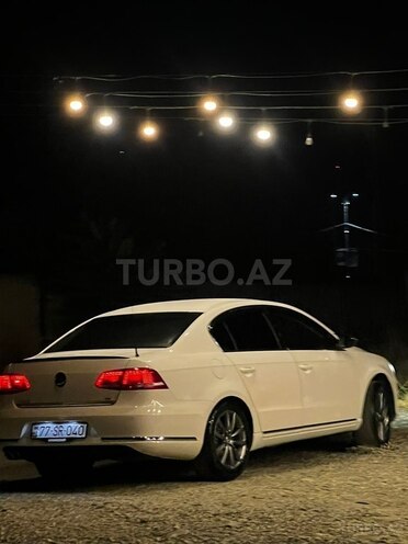 Volkswagen Passat-4