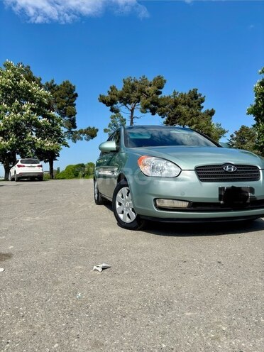 Hyundai Accent-2