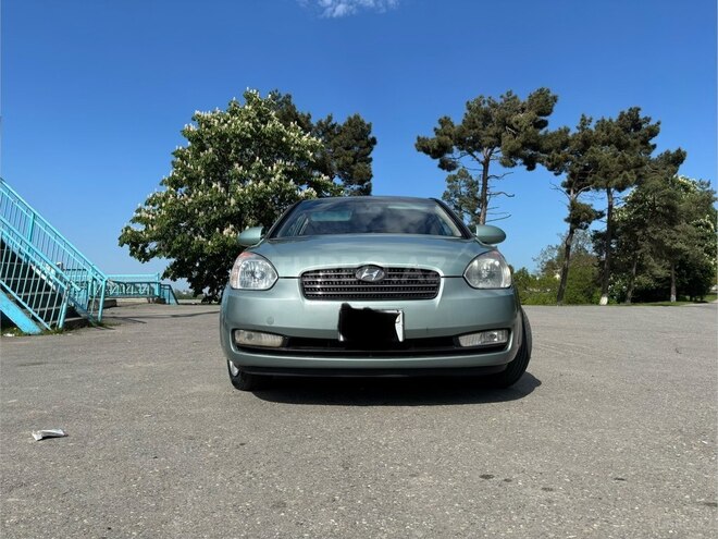 Hyundai Accent-1