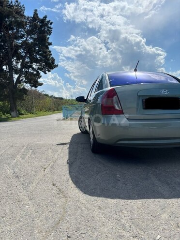 Hyundai Accent-5