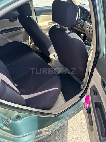 Hyundai Accent-8
