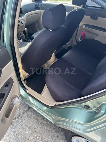 Hyundai Accent-9