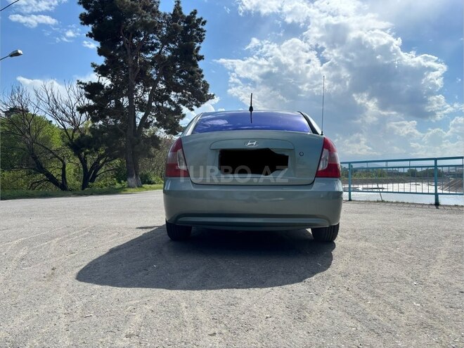 Hyundai Accent-6