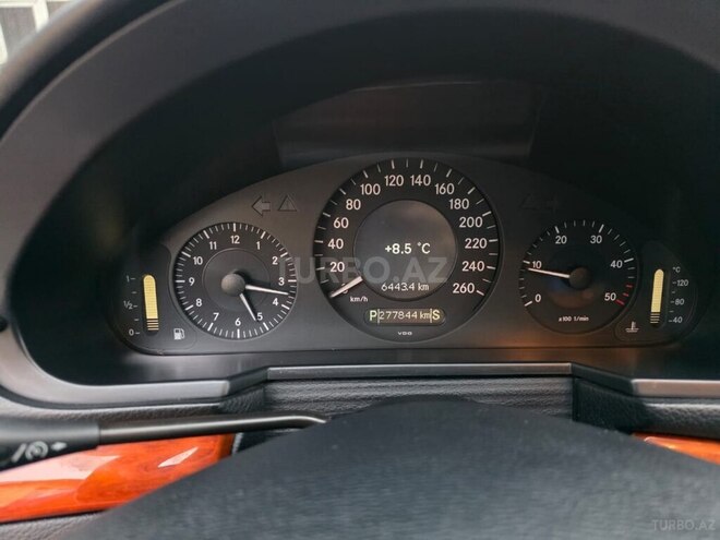 Mercedes E 220-4