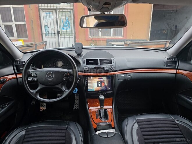 Mercedes E 220-2