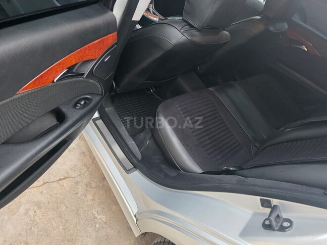 Mercedes E 220-12