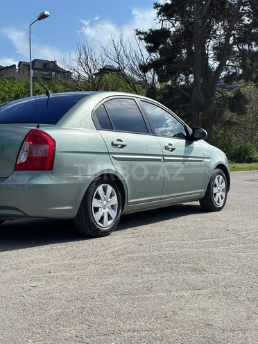 Hyundai Accent-17