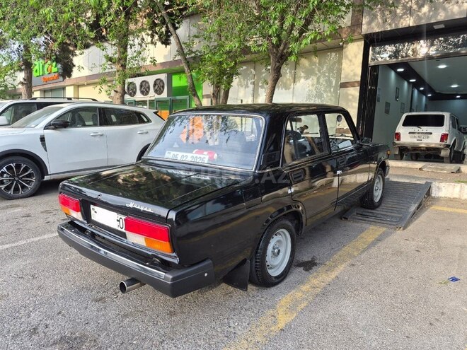 LADA (VAZ) 2107-2