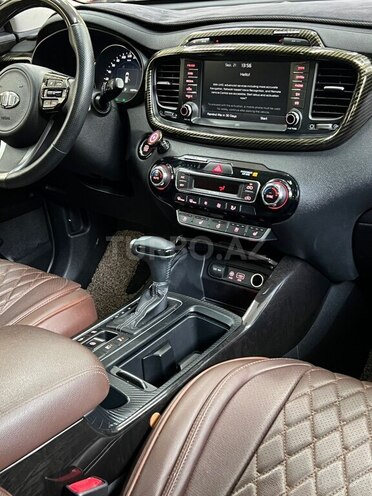 Kia Sorento-13