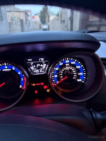 Hyundai Elantra-8